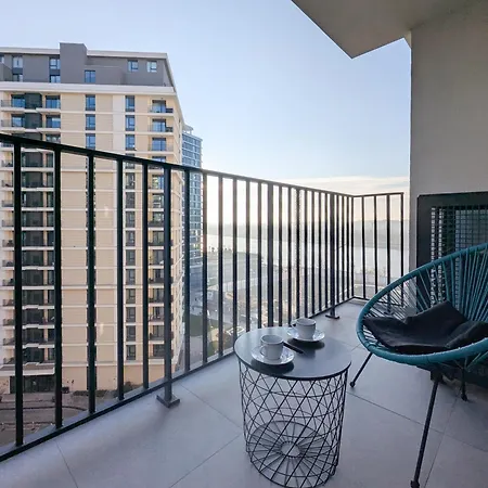 Waterfront Peaceful Nest Apartament